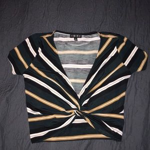 olive green crop blouse🦚